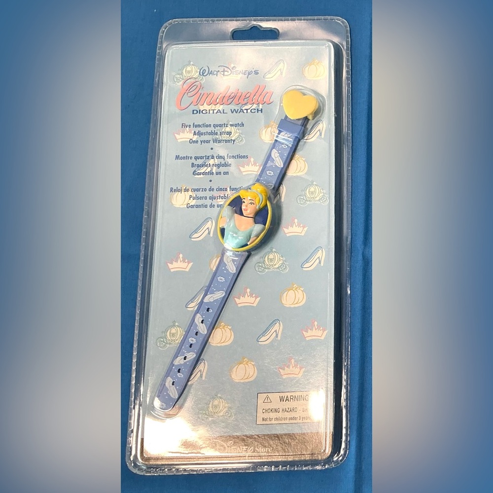 Disney Cinderella Digital Watch. 3D Flip Image on the Face 1990s RARE NWT NIP